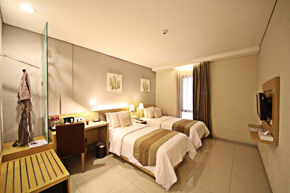 Hotel Anggrek Gandasari Bandung Bagian luar foto