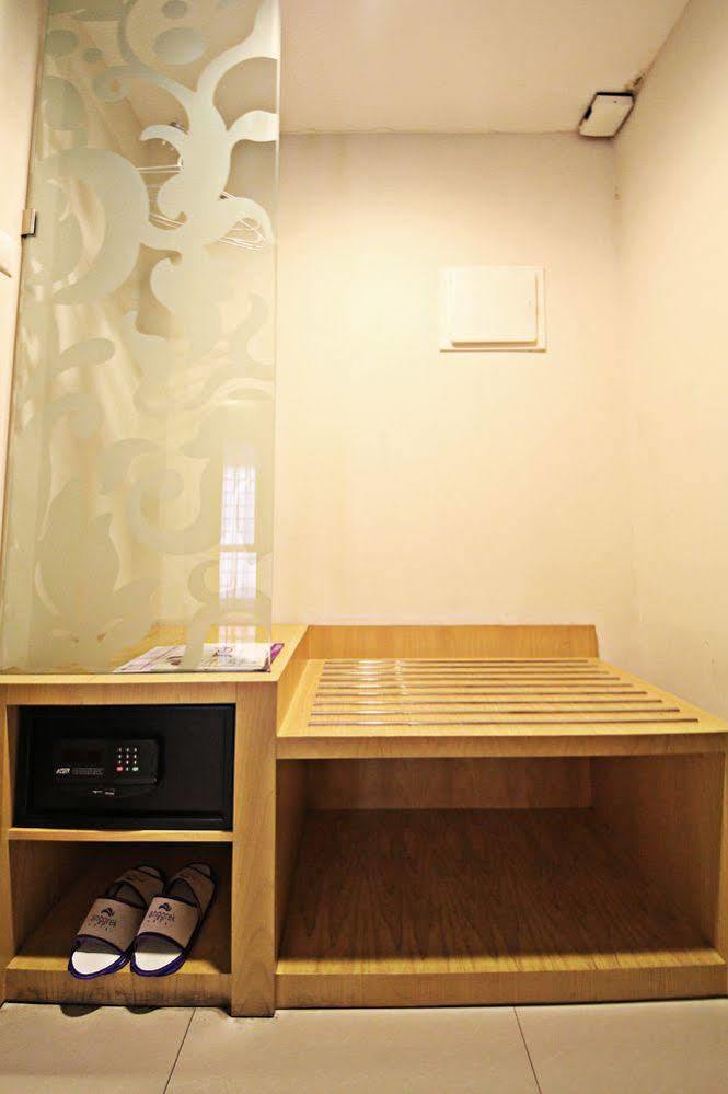 Hotel Anggrek Gandasari Bandung Bagian luar foto