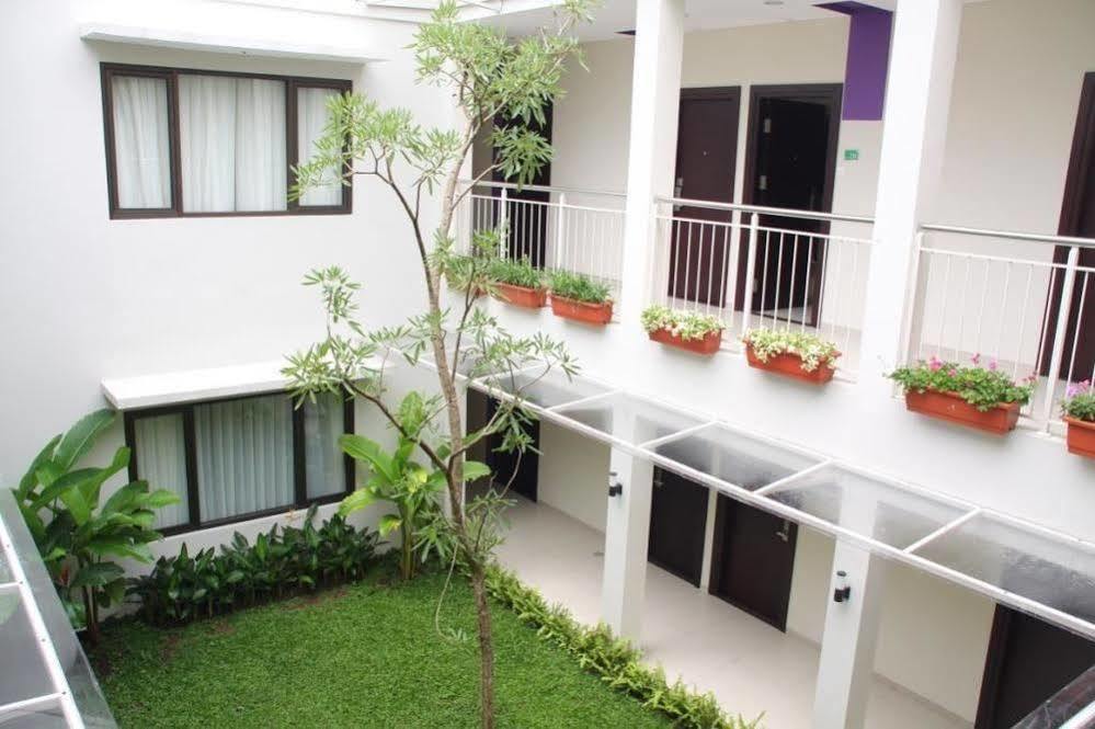 Hotel Anggrek Gandasari Bandung Bagian luar foto