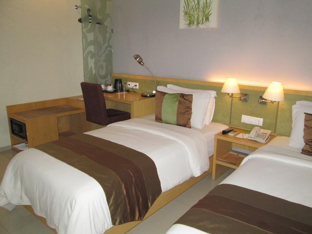 Hotel Anggrek Gandasari Bandung Bagian luar foto